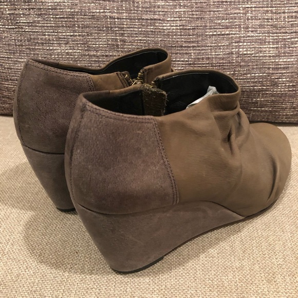 Eileen Fisher slope pm ankle booties zip round toe - Picture 3 of 8